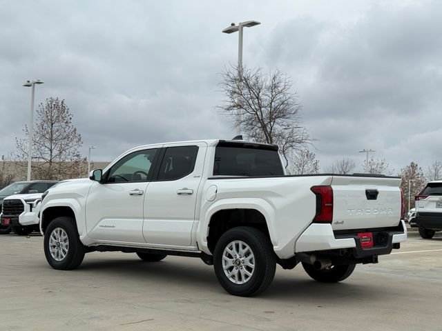 Used 2025 Toyota Tacoma SR5 image 8
