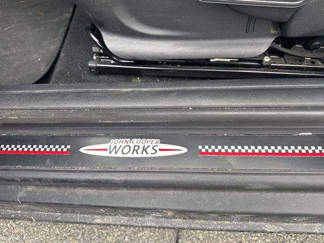 Used 2015 MINI Cooper S image 9