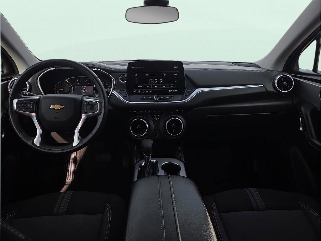 Used 2025 Chevrolet Blazer LT image 9