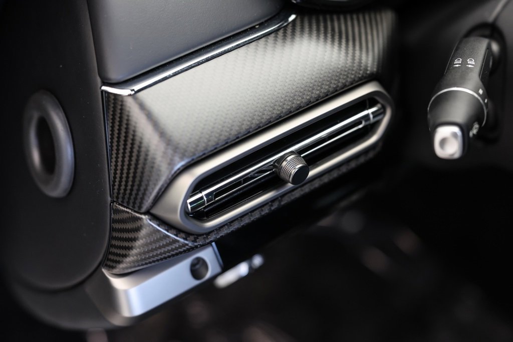 New 2025 Aston Martin V8 Vantage Coupe image 38