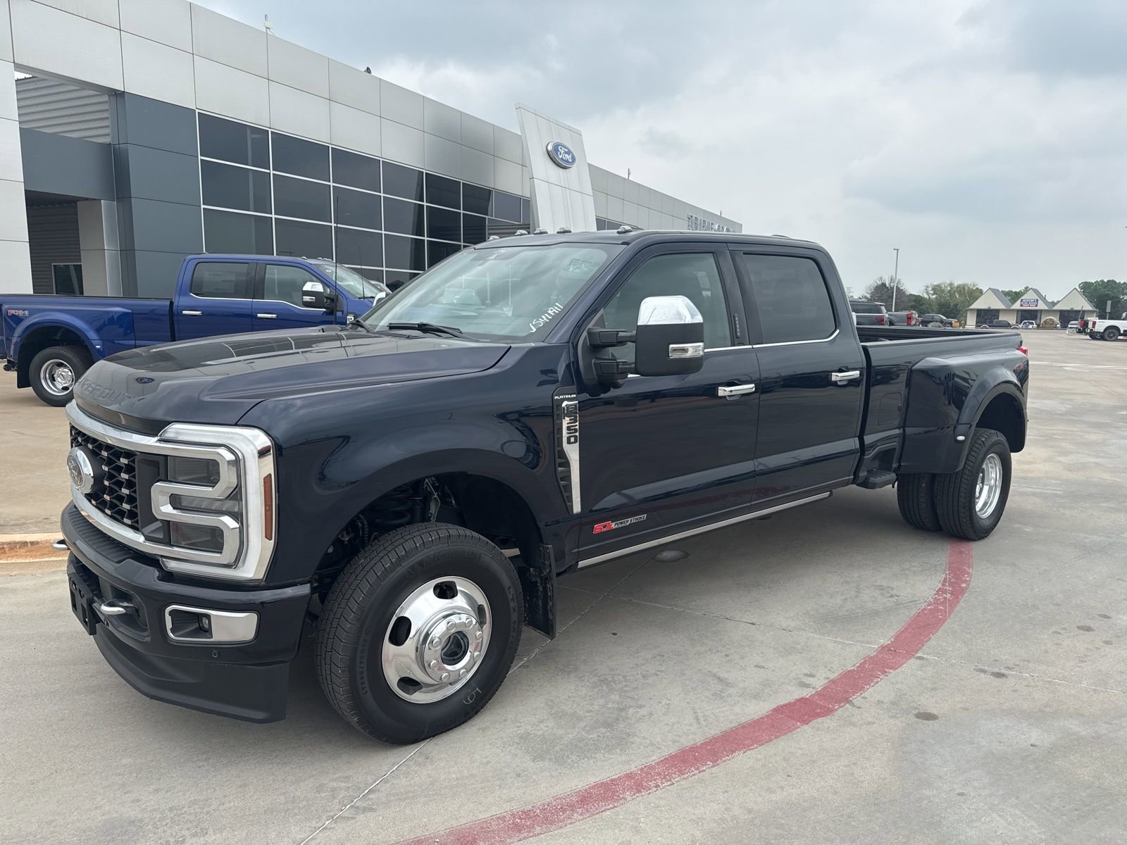 Used 2024 Ford F350 Platinum AWD/4WD image 1