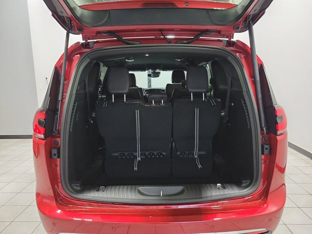 New 2026 Chrysler Pacifica Select AWD/4WD image 8