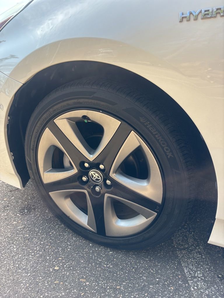 Used 2019 Toyota Prius XLE image 11