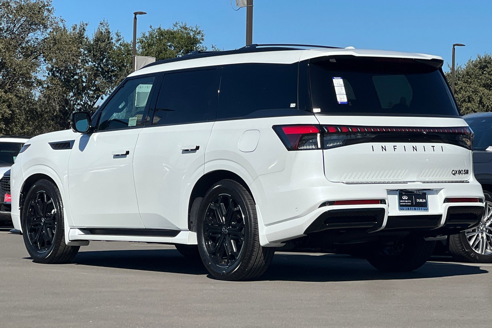 New 2026 INFINITI QX80 4WD image 3