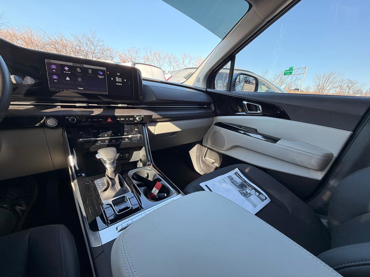 Used 2024 Kia Carnival EX image 51