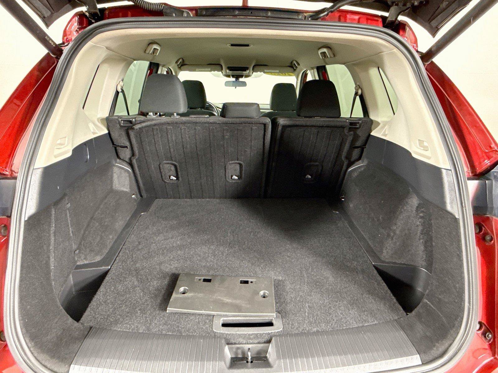 Used 2025 Nissan Rogue SV FWD image 24