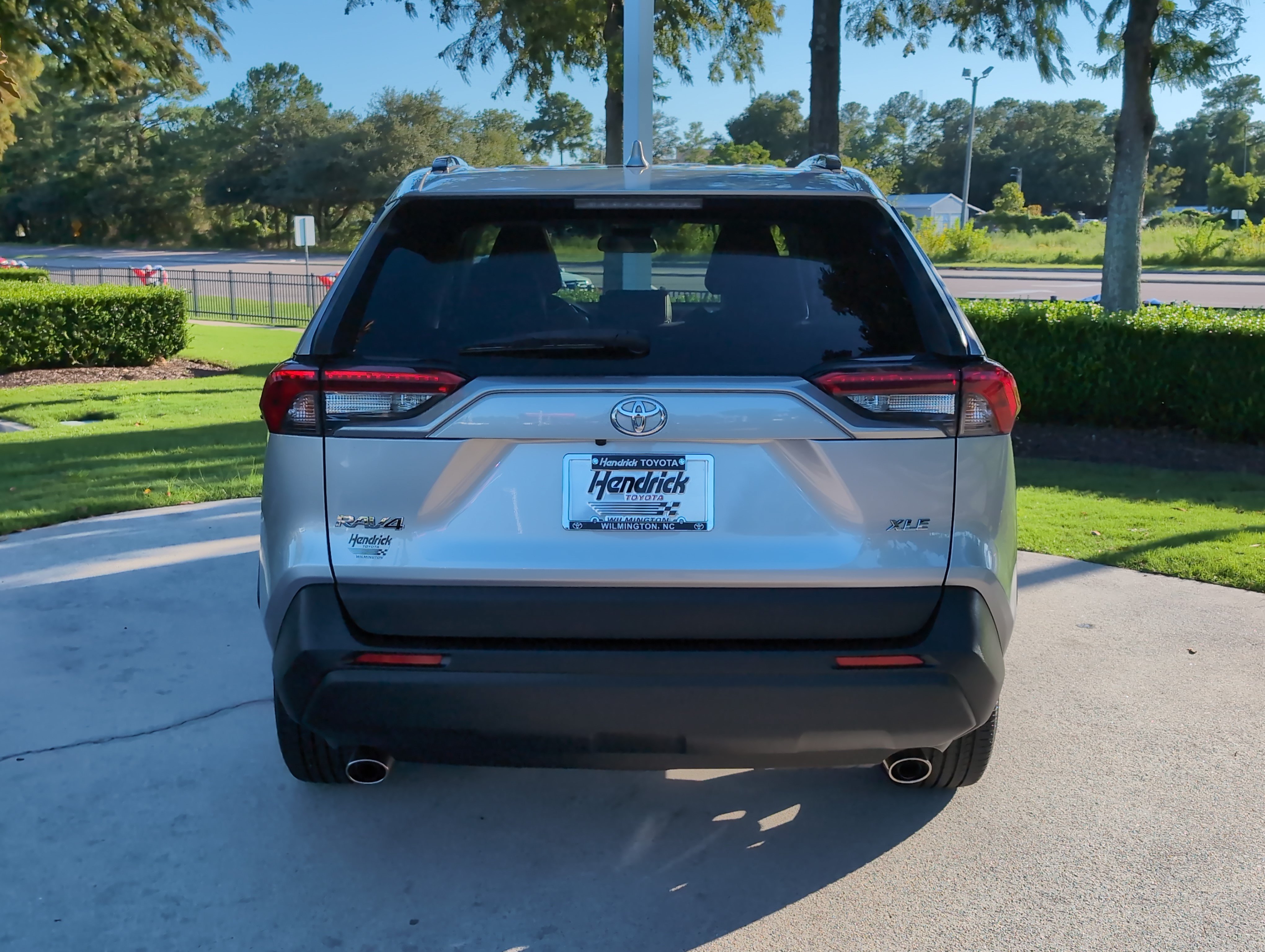 Certified 2022 Toyota RAV4 XLE Premium FWD image 9