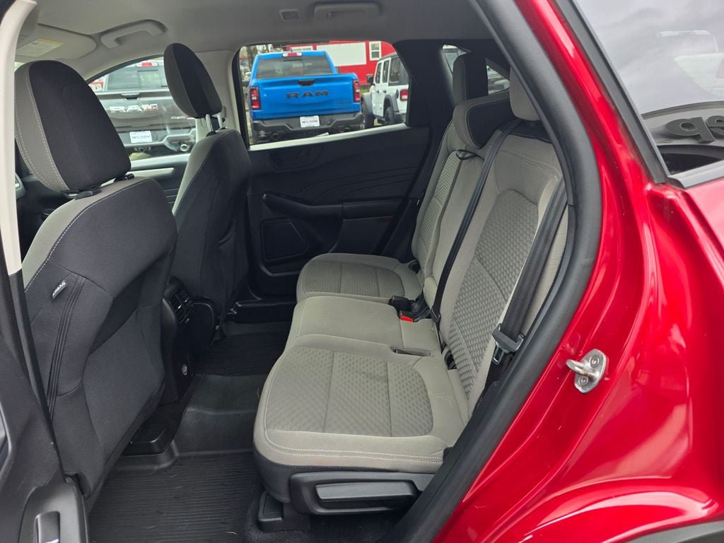 Used 2022 Ford Escape SE w/ SE Sport Appearance Package AWD/4WD image 10