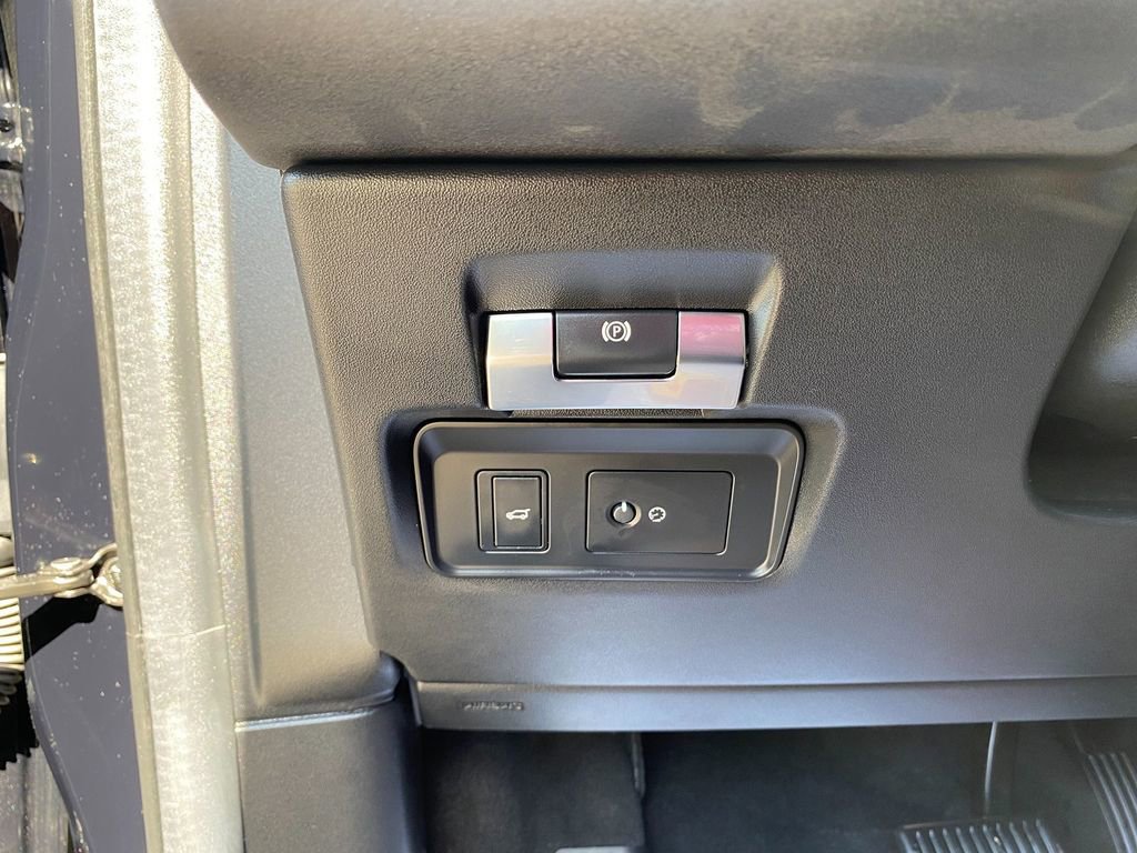 Used 2020 Land Rover Discovery Sport image 14