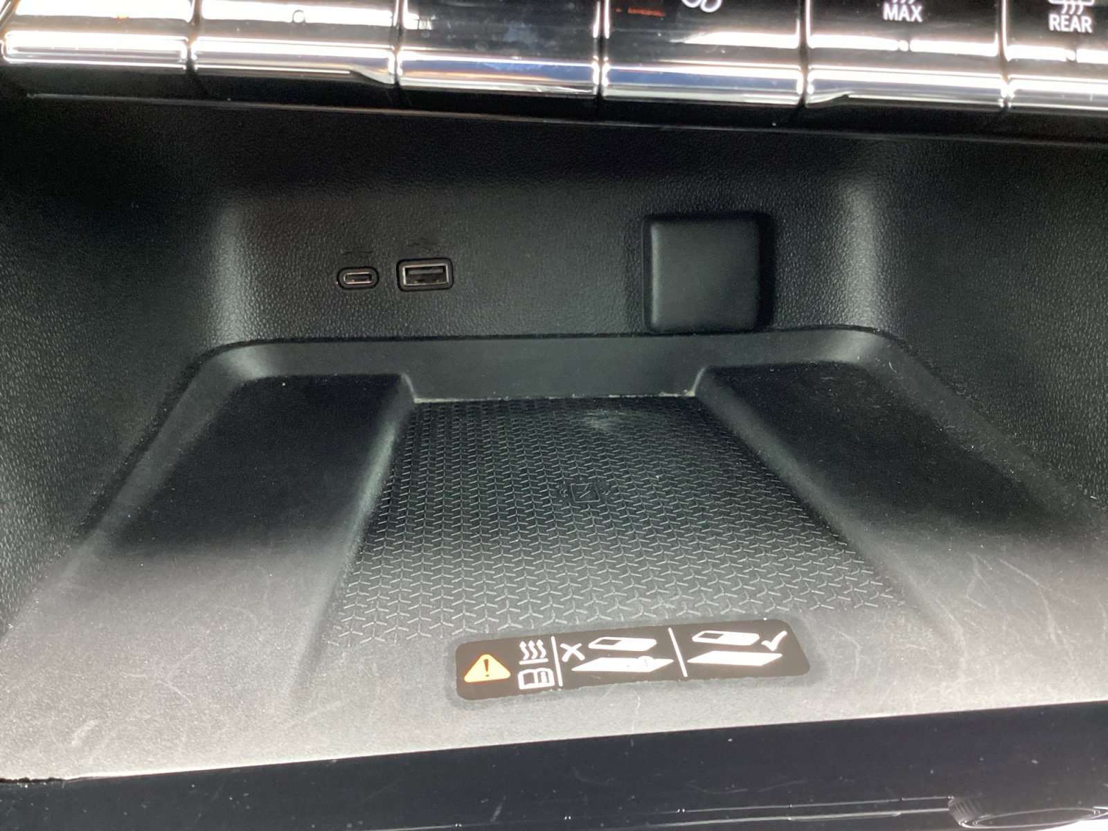 Used 2025 Chevrolet Traverse LT FWD image 26
