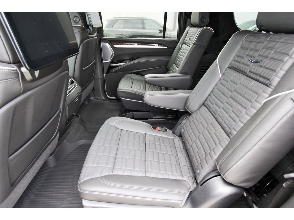 New 2026 Cadillac Escalade ESV Platinum Sport w/ LPO, ONYX Package AWD/4WD image 7