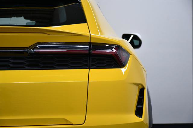 Used 2025 Lamborghini Urus SE AWD/4WD image 15