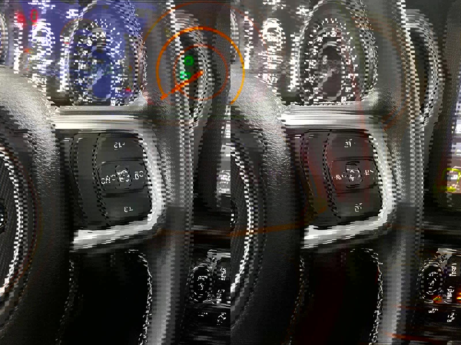 Used 2022 Jeep Wrangler Unlimited Sahara w/ Cold Weather Group AWD/4WD image 24