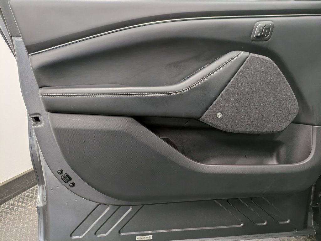 Used 2021 Ford Mustang Mach-E Premium image 8