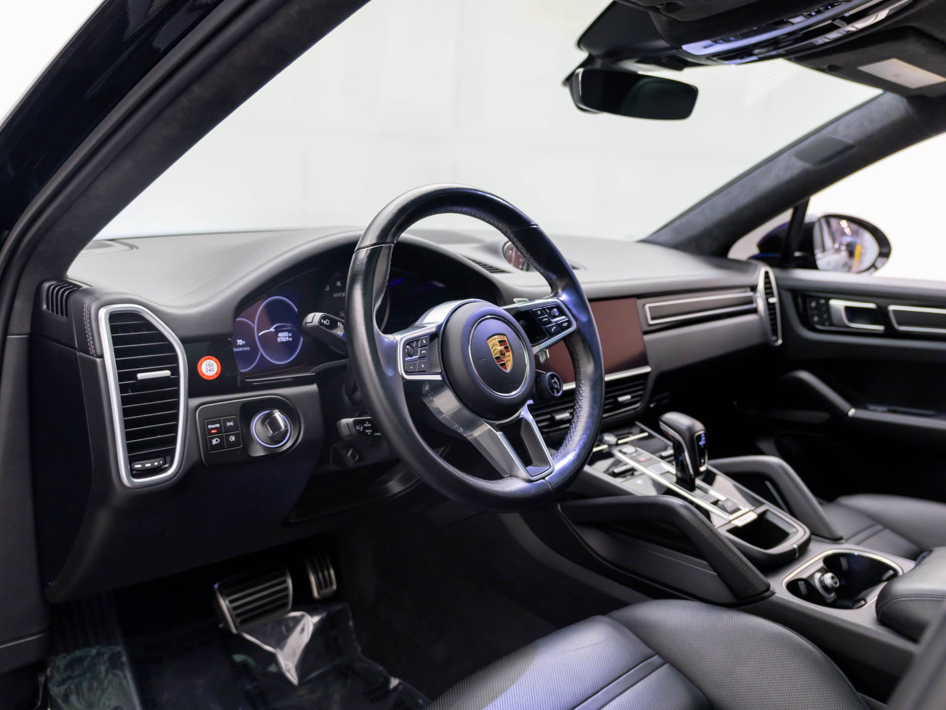 Certified 2022 Porsche Cayenne GTS AWD/4WD image 4