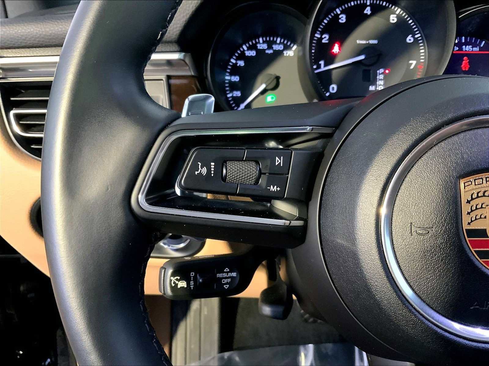 Certified 2023 Porsche Macan image 27