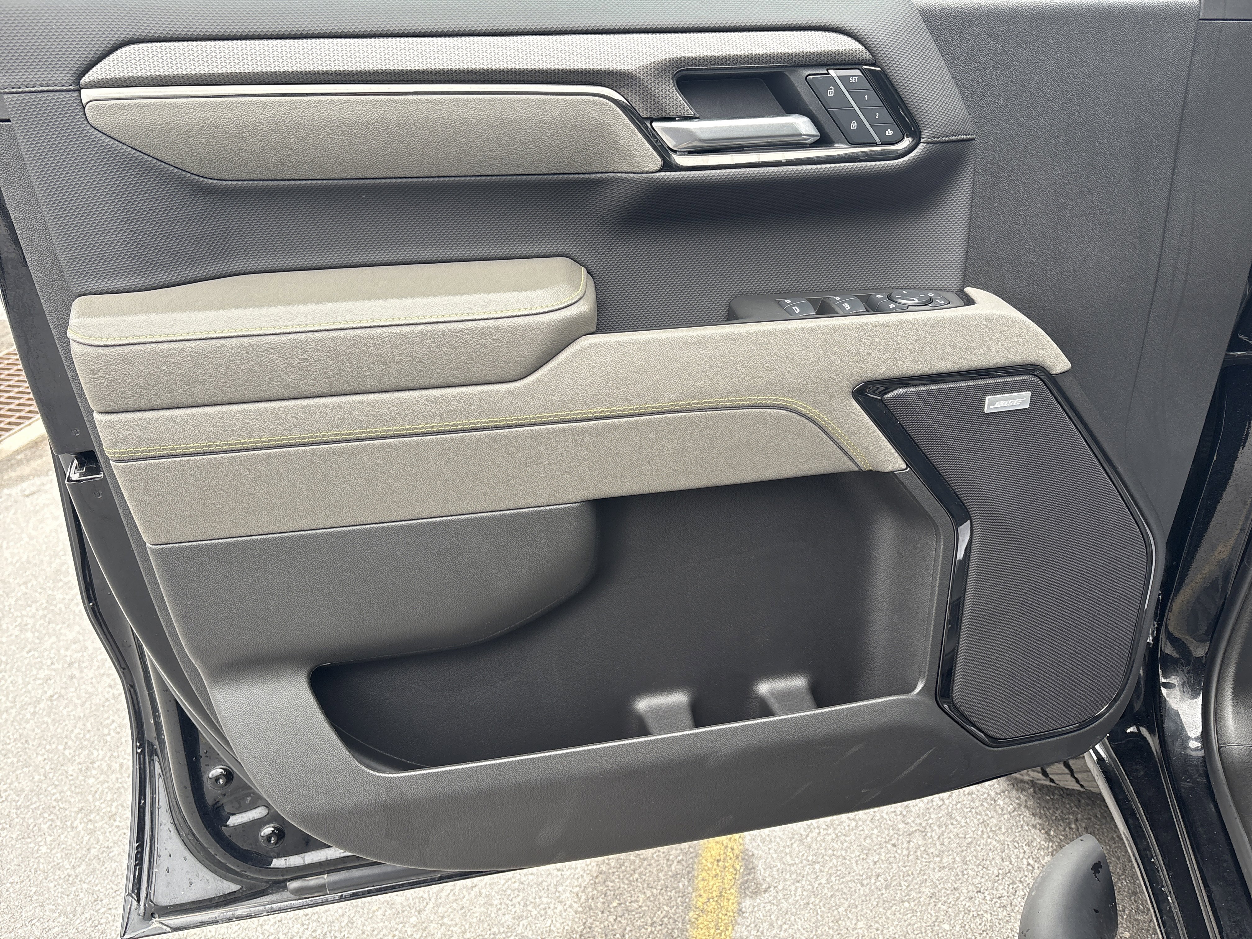 Used 2025 Chevrolet Silverado 1500 ZR2 w/ Technology Package image 15