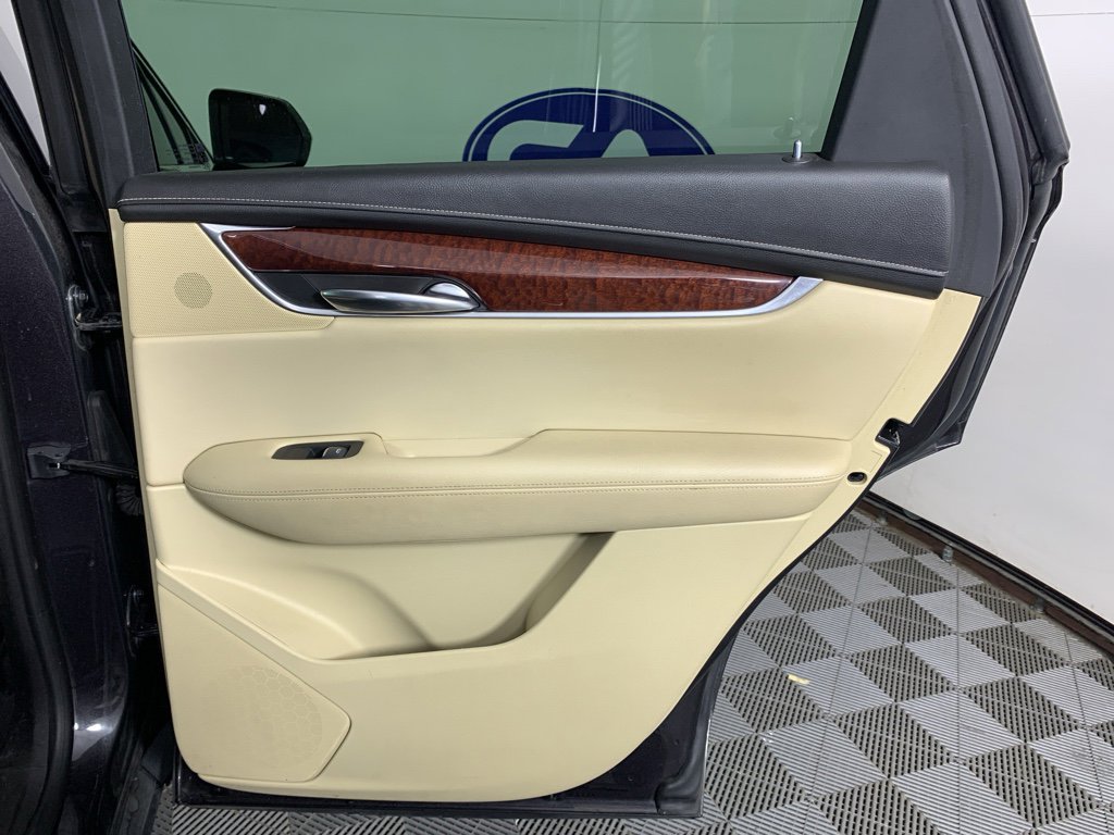 Used 2017 Cadillac XT5 Luxury w/ Driver Awareness Package image 34