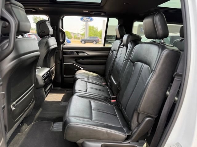 Used 2024 Jeep Wagoneer Series II AWD/4WD image 15