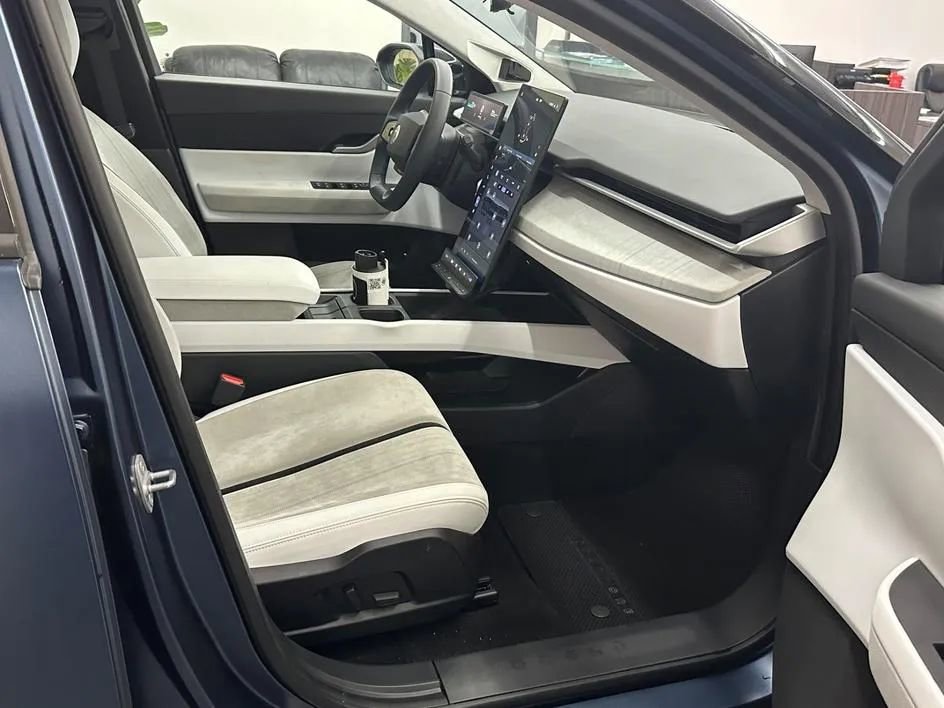 Used 2023 Fisker Ocean One AWD/4WD image 23