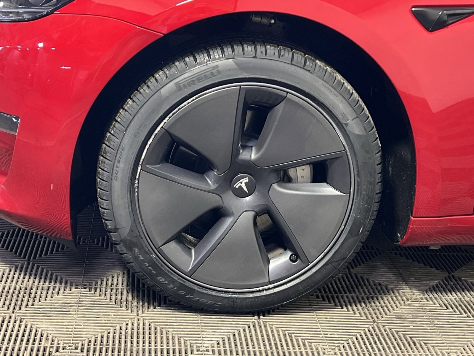 Used 2023 Tesla Model 3 Standard Range image 12