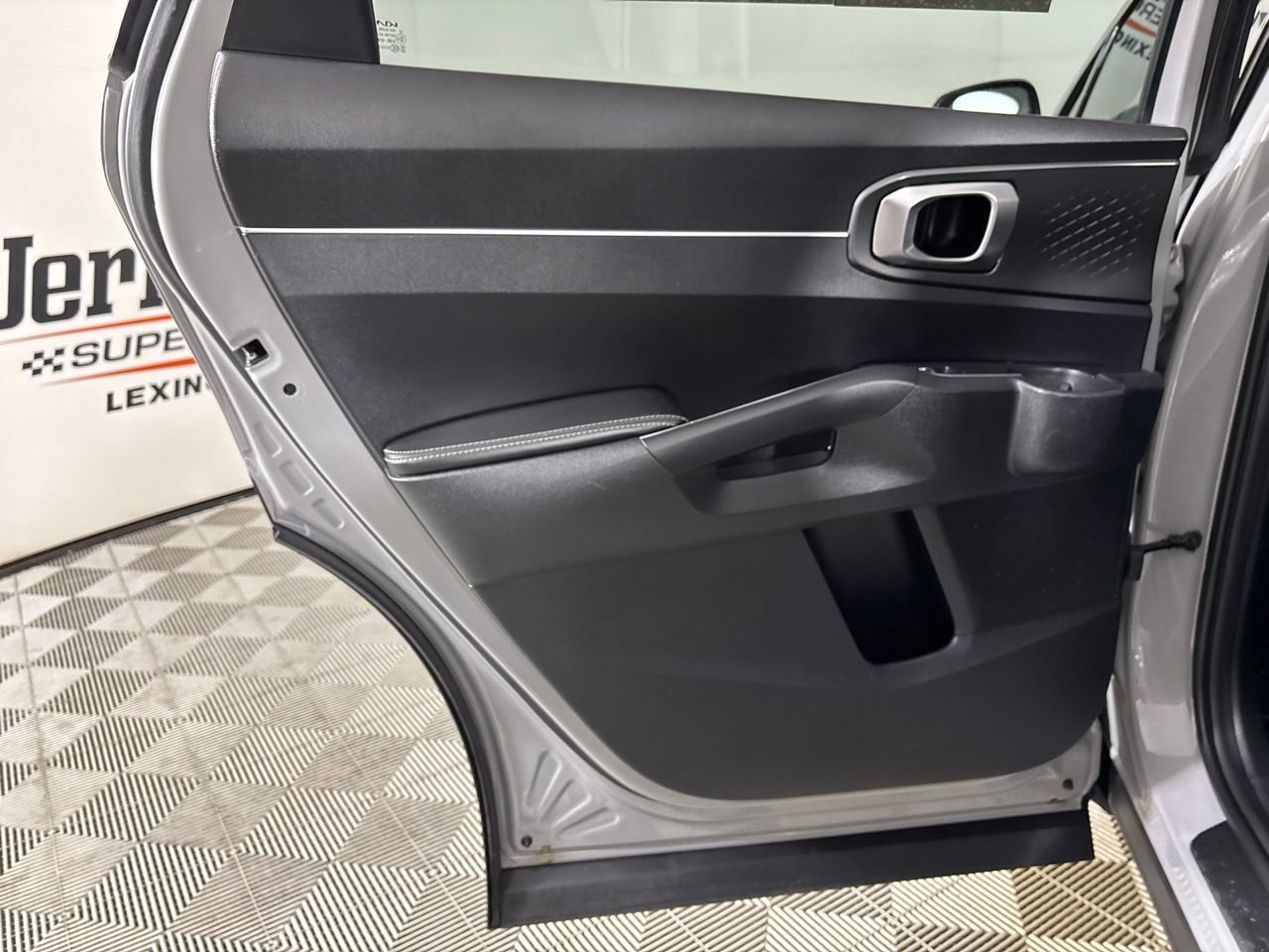 Used 2025 Kia Sorento EX w/ Panoramic Sunroof Package FWD image 24