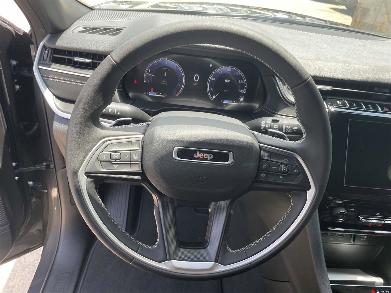 New 2025 Jeep Grand Cherokee L Laredo image 37