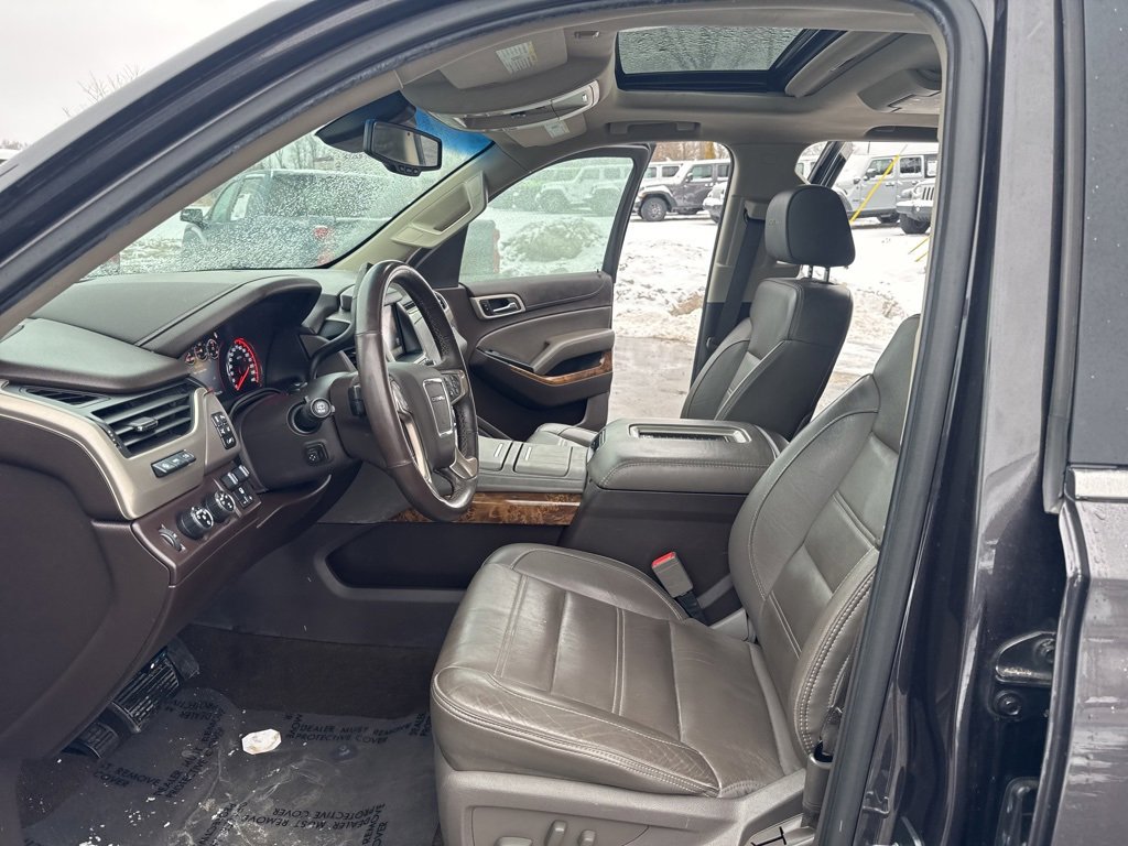 Used 2015 GMC Yukon XL Denali w/ Premium Package image 12
