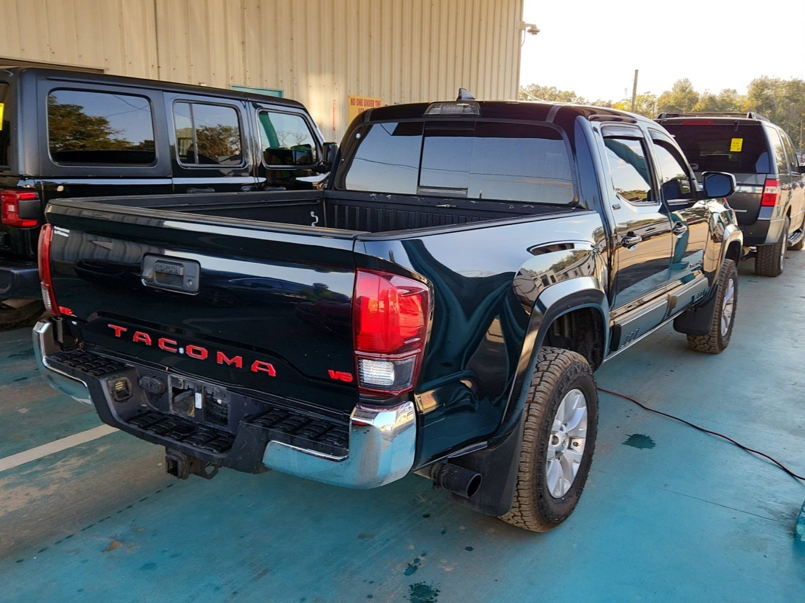 Used 2019 Toyota Tacoma Limited image 7