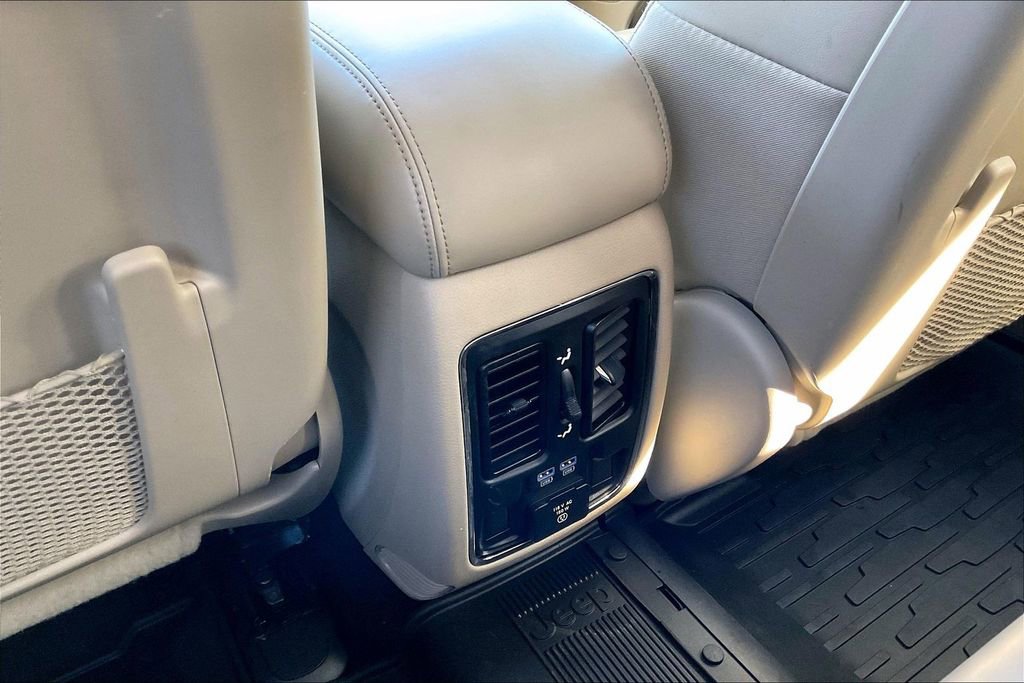 Used 2020 Jeep Grand Cherokee Limited image 30