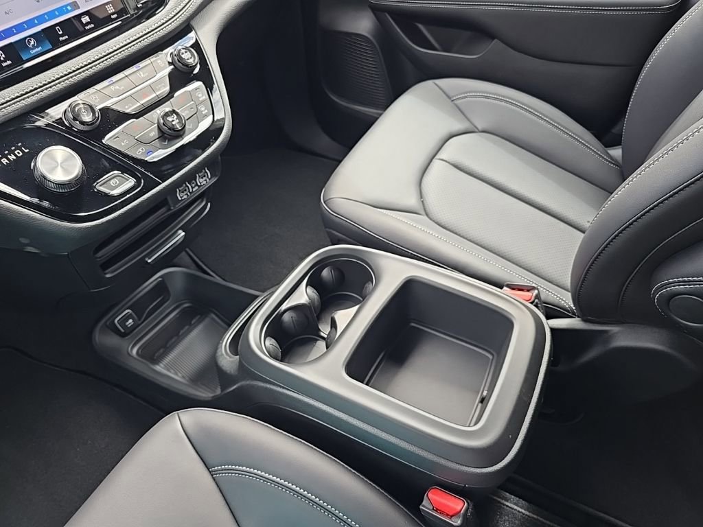 New 2025 Chrysler Pacifica Select image 14