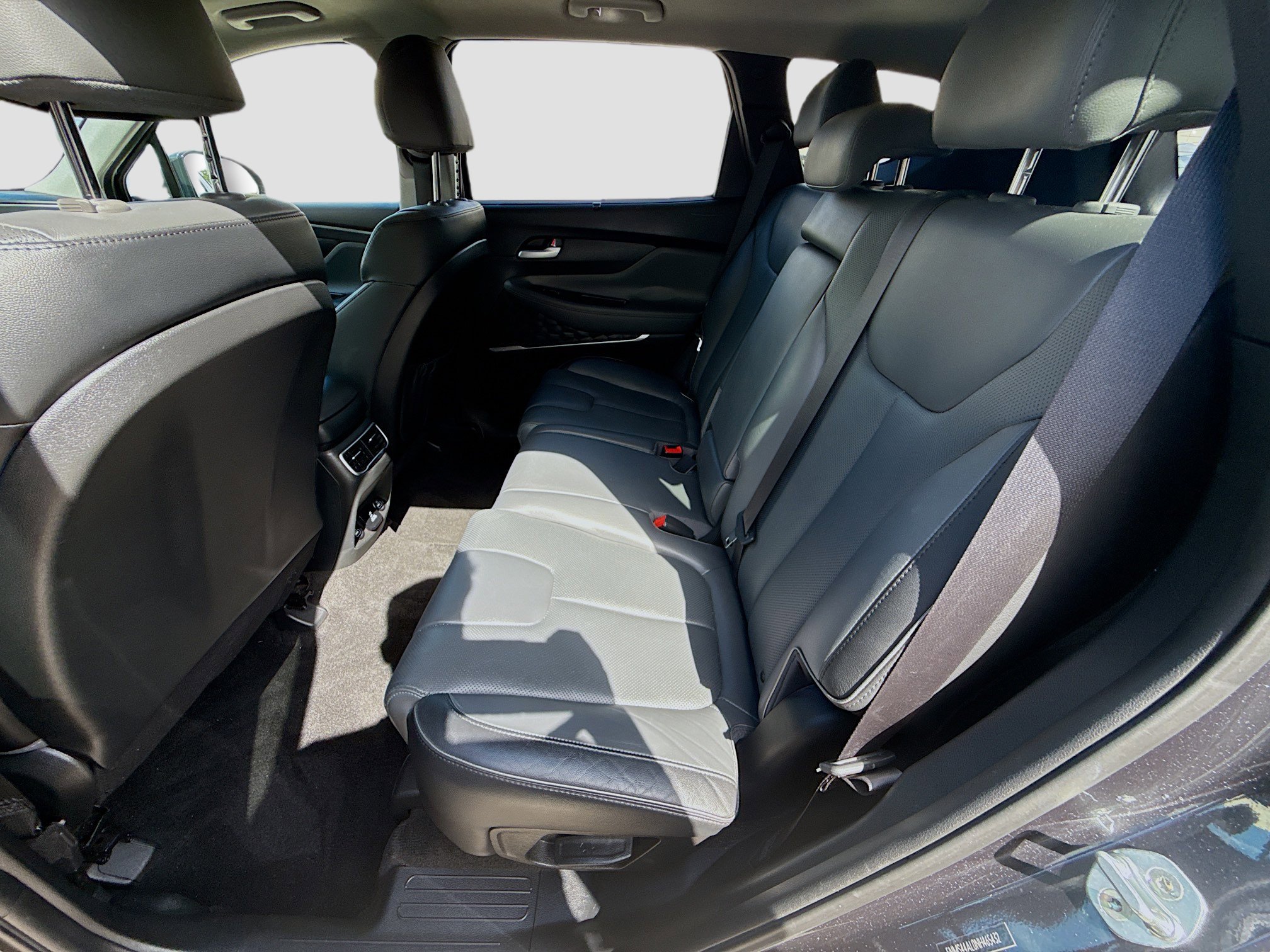 Used 2022 Hyundai Santa Fe Limited FWD image 21