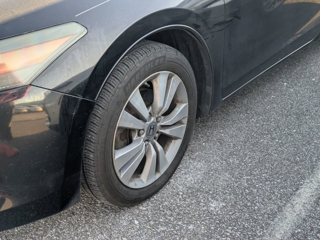 Used 2010 Honda Accord EX-L image 6