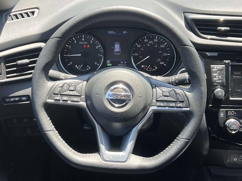 Used 2020 Nissan Rogue SV AWD/4WD image 12