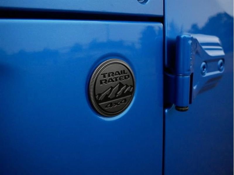 New 2025 Jeep Gladiator Sport image 10