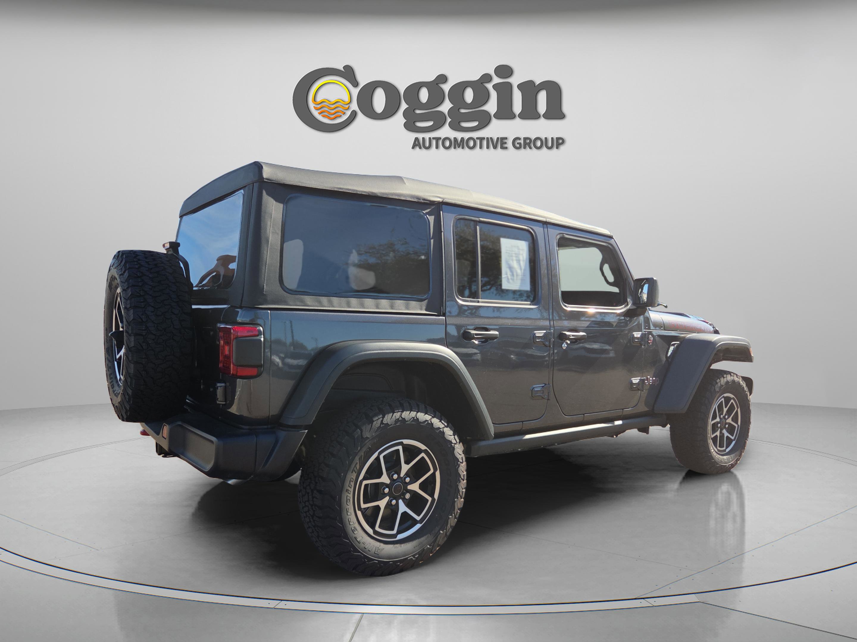 Used 2025 Jeep Wrangler Unlimited Rubicon w/ Technology Group image 6