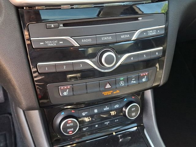 Used 2018 INFINITI QX30 Premium w/ Navigation Package FWD image 12