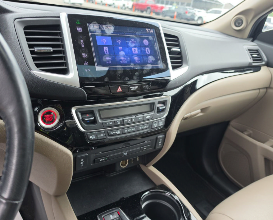 Used 2016 Honda Pilot Touring image 8