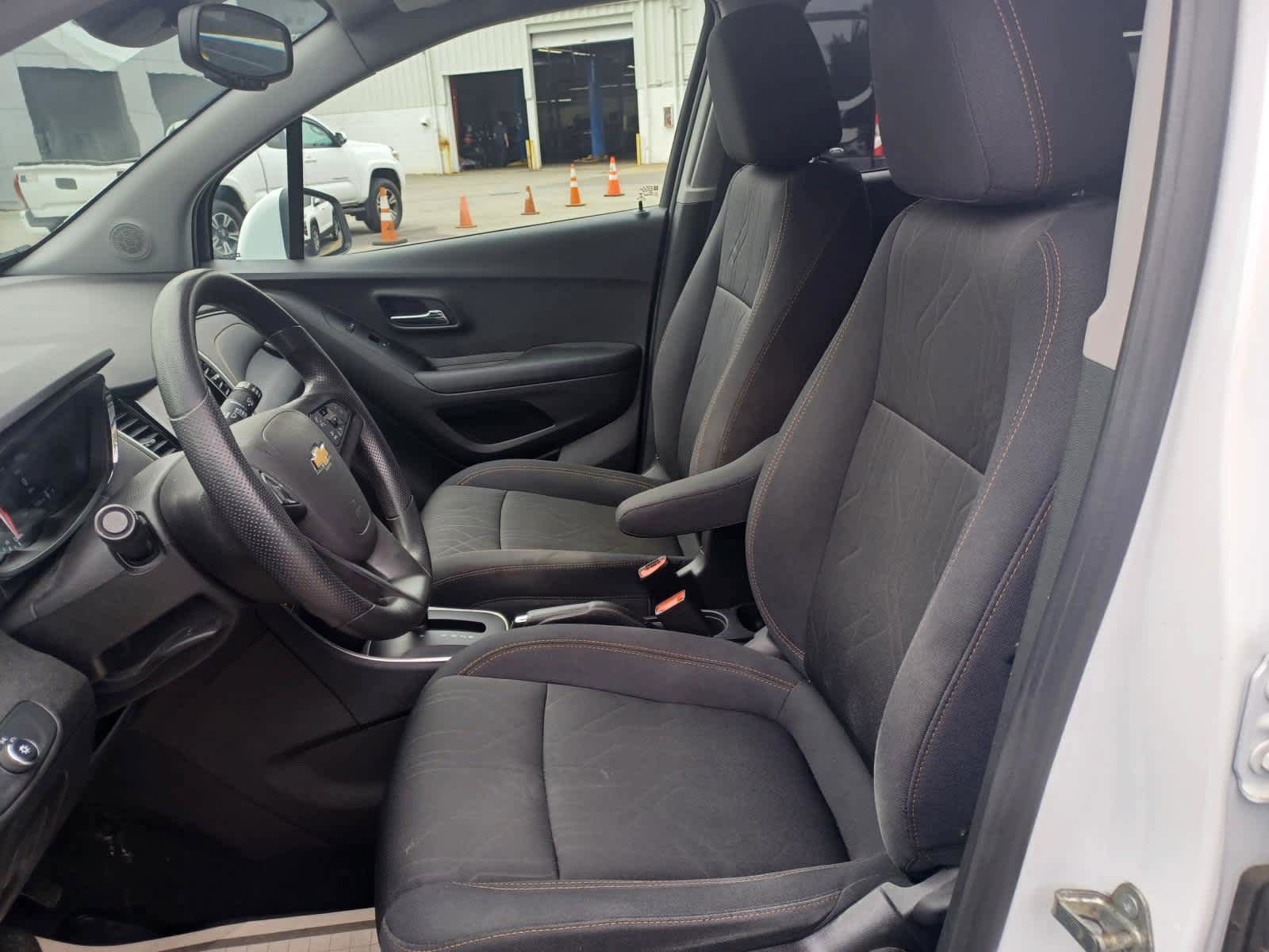 Used 2020 Chevrolet Trax LT AWD/4WD image 7