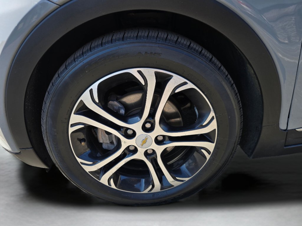 Used 2020 Chevrolet Bolt Premier w/ Infotainment Package FWD image 36