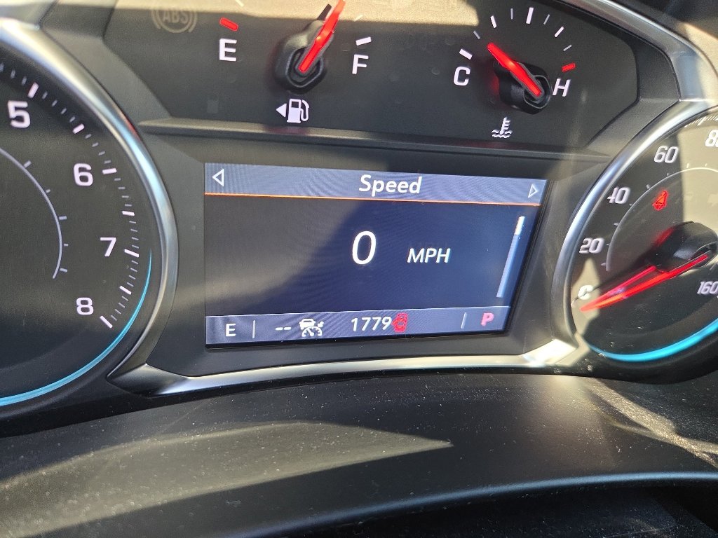 Used 2024 Chevrolet Equinox RS w/ RS Leather Package image 2