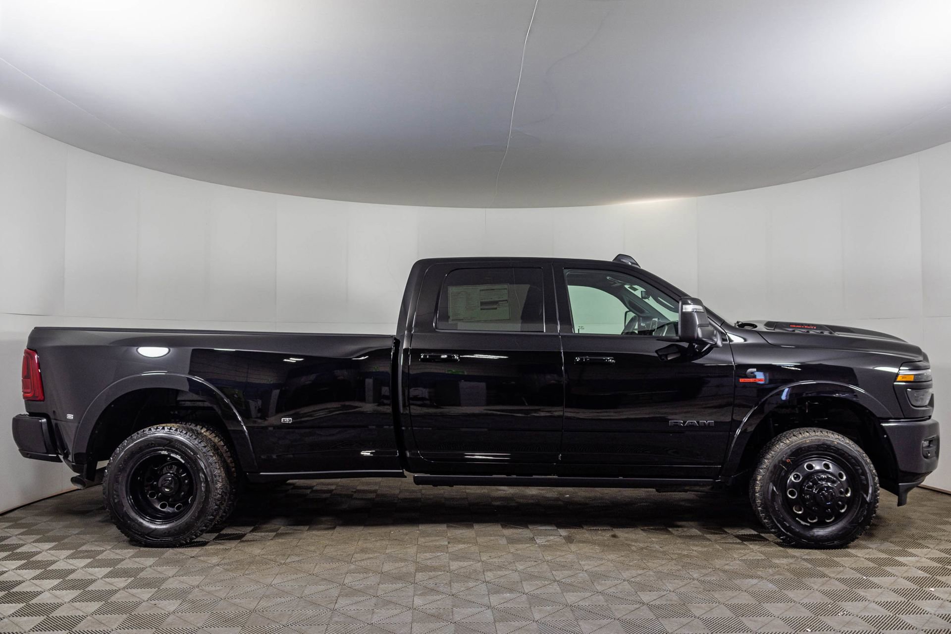 New 2026 RAM 3500 Limited image 15