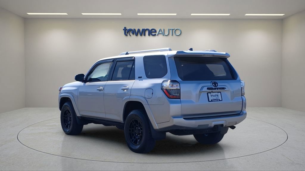 Used 2018 Toyota 4Runner SR5 image 3