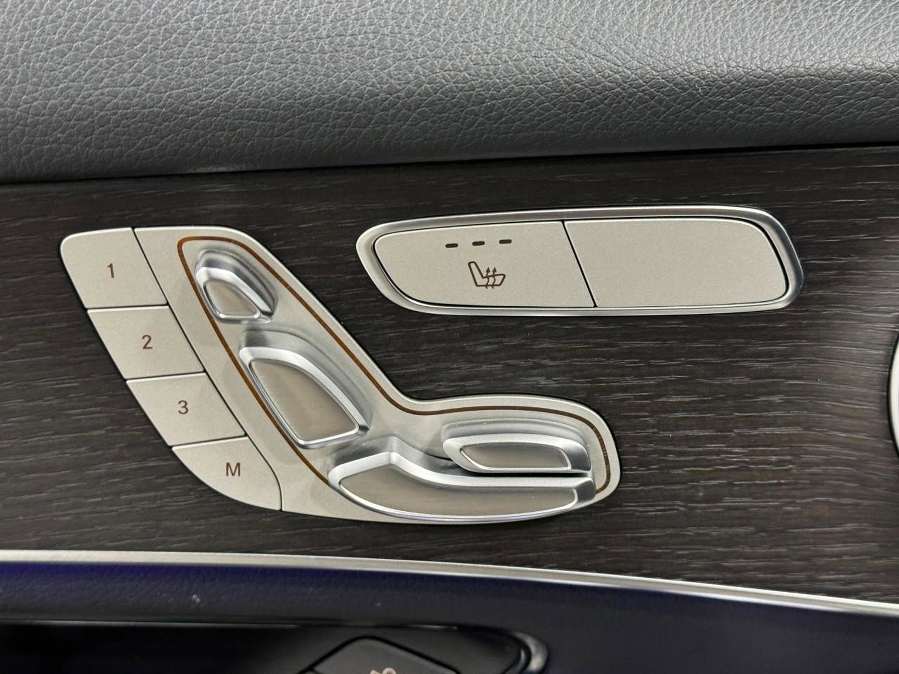 Used 2022 Mercedes-Benz GLC 300 4MATIC image 23