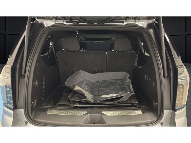 Used 2026 Chevrolet Suburban High Country AWD/4WD image 26