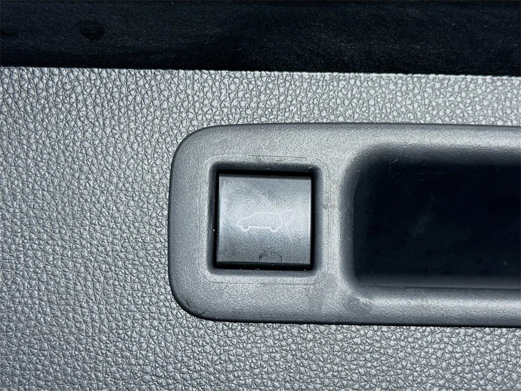 Certified 2020 Toyota Highlander LE image 31