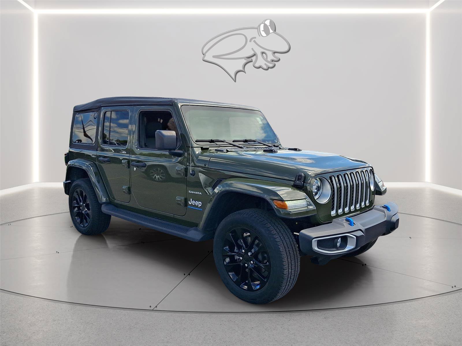 Used 2023 Jeep Wrangler Unlimited Sahara w/ Cold Weather Group AWD/4WD image 3