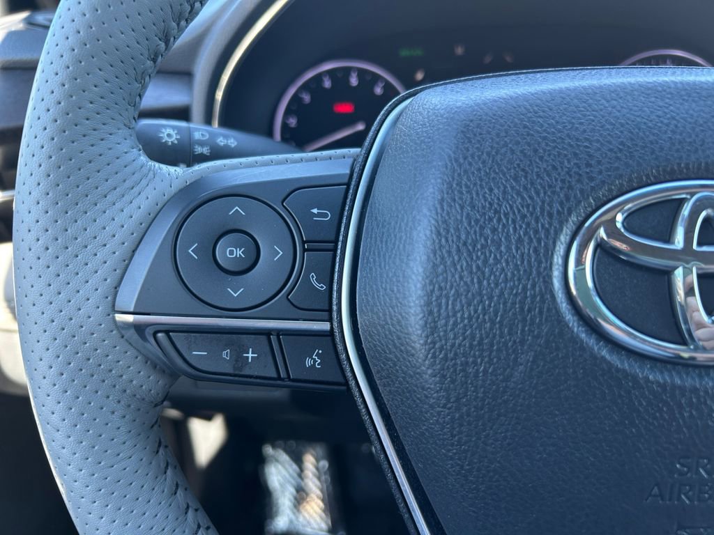 Used 2019 Toyota Avalon Limited image 17