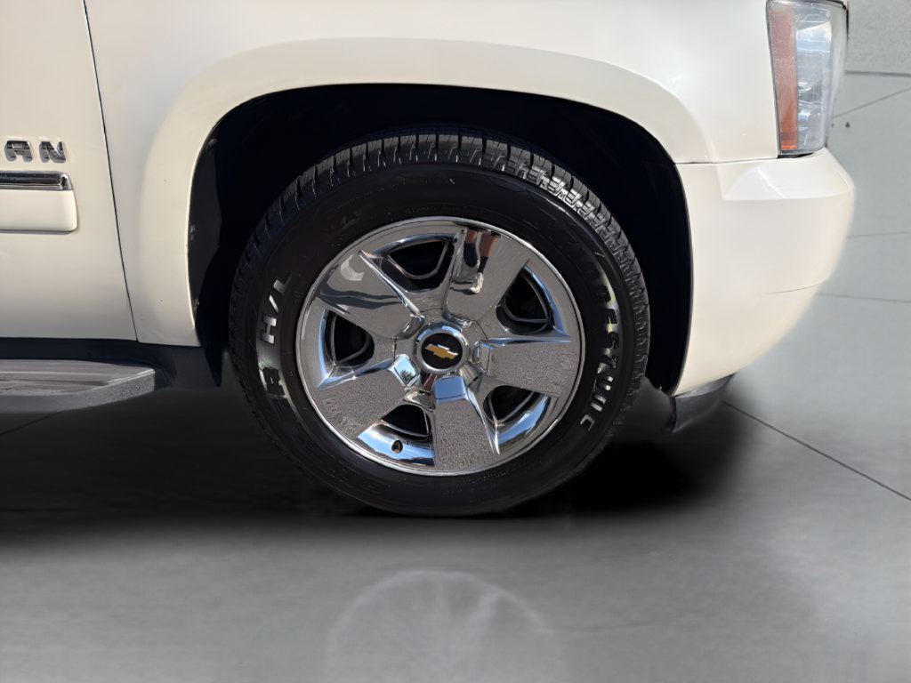 Used 2010 Chevrolet Suburban LTZ AWD/4WD image 13