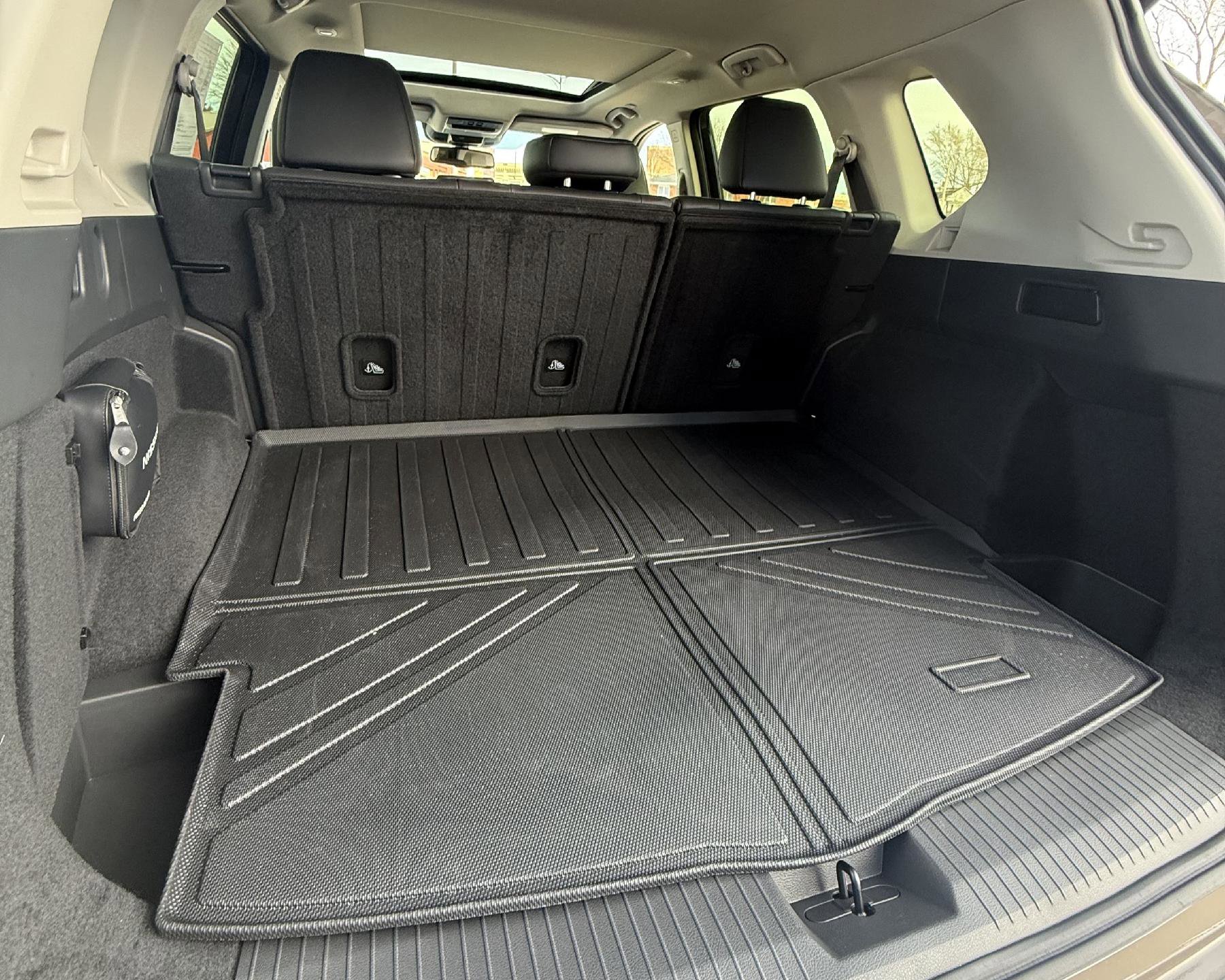 Used 2024 Nissan Rogue Platinum image 17